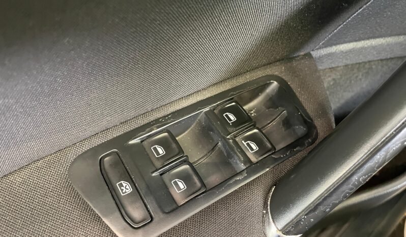 Volkswagen Golf Comfortline TSI completo