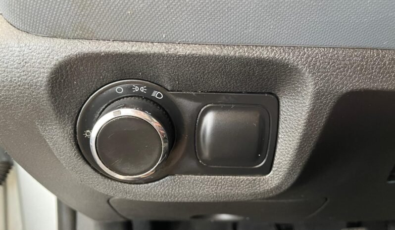 Chevrolet Onix Joy completo