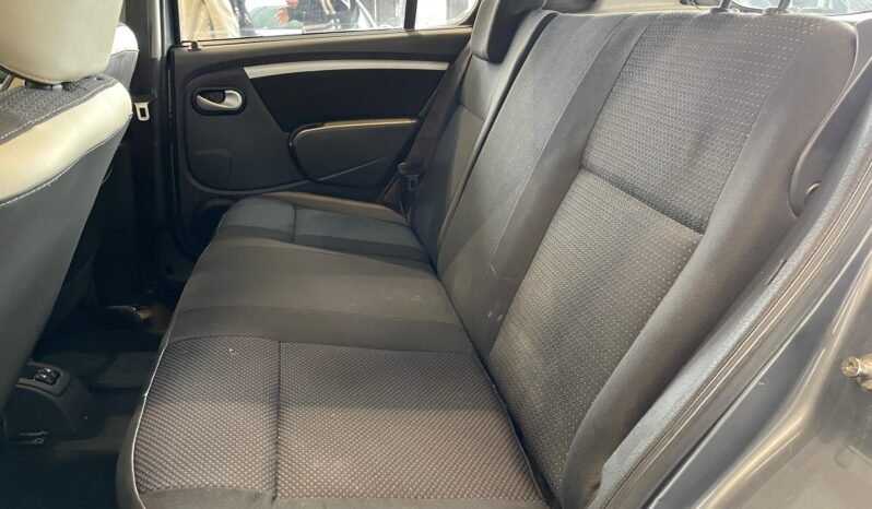 Renault SANDERO STEPWAY Hi-Flex 2011 completo