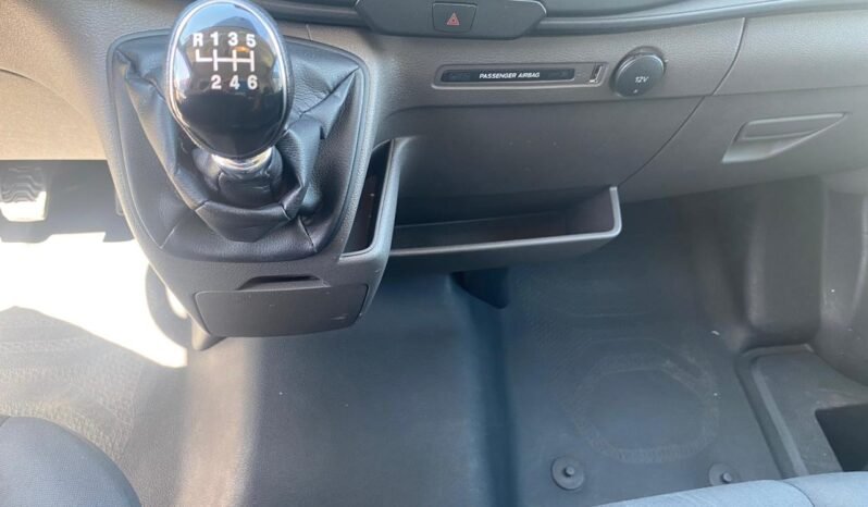 Ford Transit Médio Turbo Diesel 2023 completo