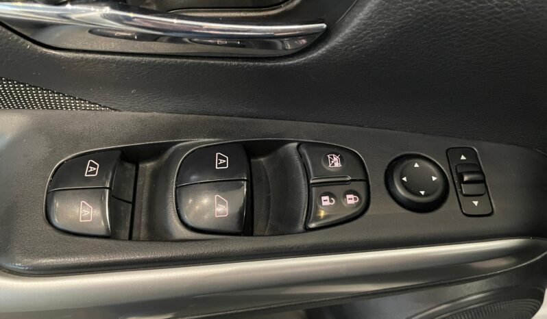 Nissan KICKS SV 2018 completo