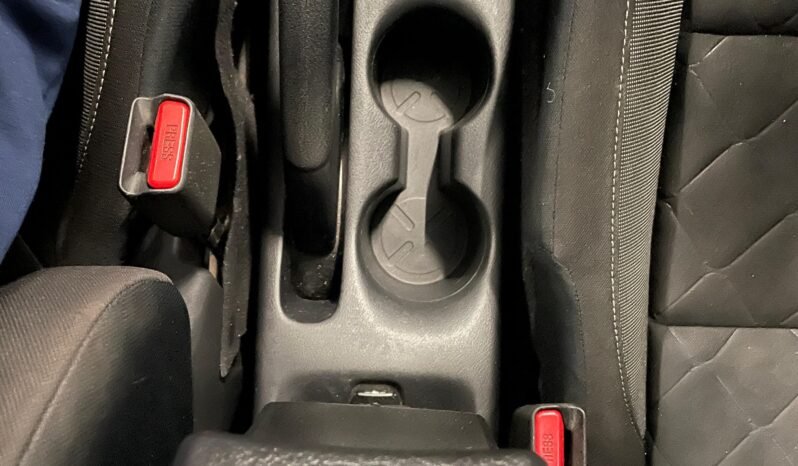 Nissan KICKS SV 2018 completo