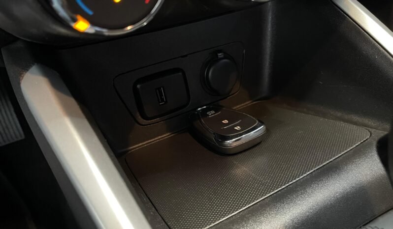 Chevrolet ONIX HATCH LTZ 2024 completo