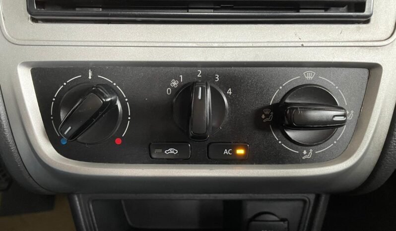 Volkswagen Voyage Trendline 2015 completo