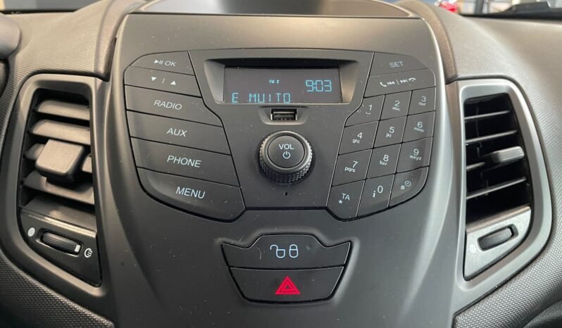 Ford Fiesta 2017 completo