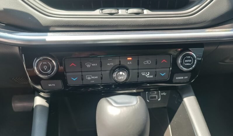Jeep Commander Longitude T270 2025 completo