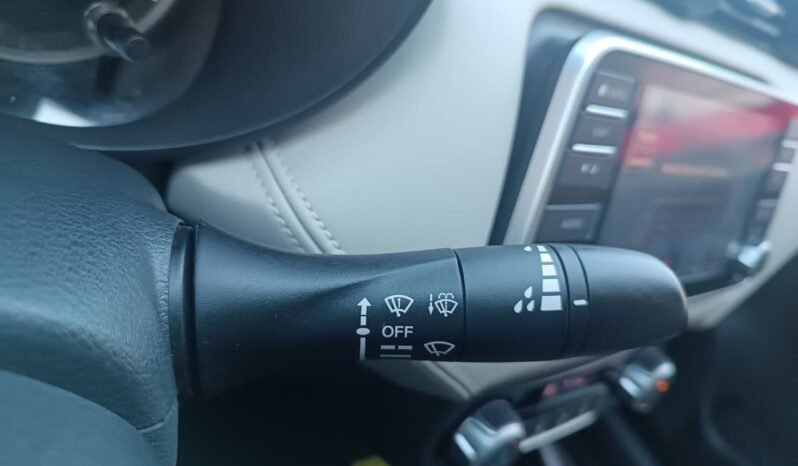 Nissan VERSA Exclusive 2023 completo