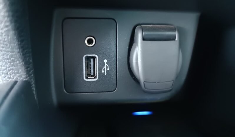 Nissan VERSA Exclusive 2023 completo
