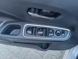 Nissan VERSA Exclusive 2023 completo