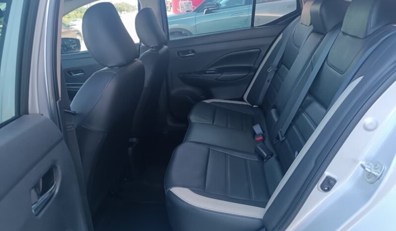 Nissan VERSA Exclusive 2023 completo