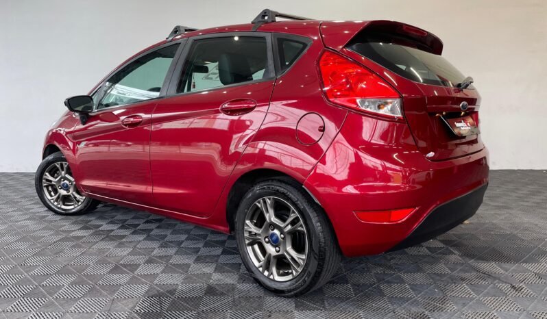 Ford Fiesta 2015 completo