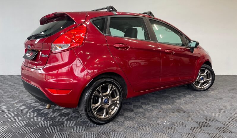 Ford Fiesta 2015 completo