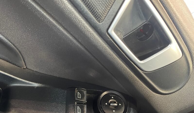 Ford Fiesta 2015 completo