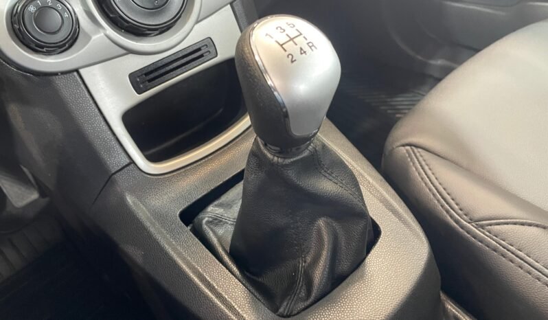 Ford Fiesta 2015 completo