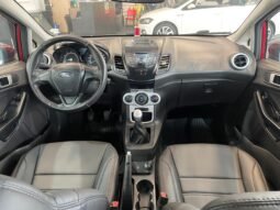 Ford Fiesta 2015 completo