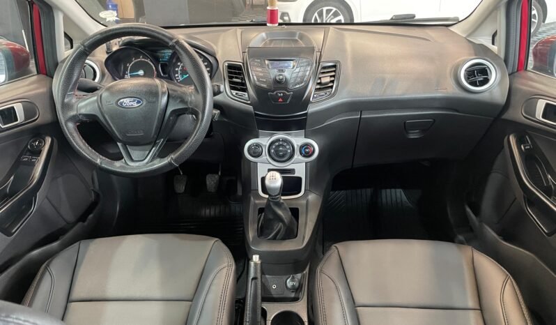 Ford Fiesta 2015 completo
