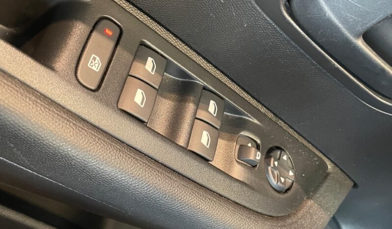 Peugeot 208 Active 2024 completo