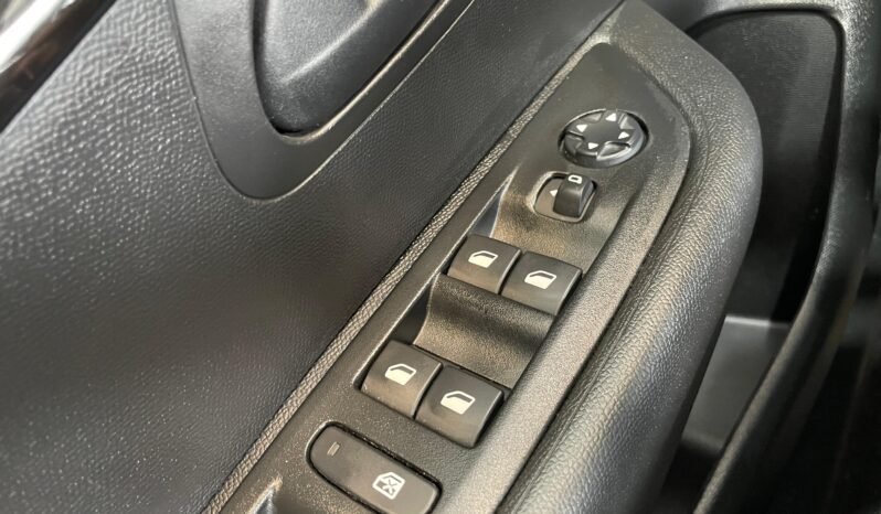 Peugeot 208 Active 2024 completo