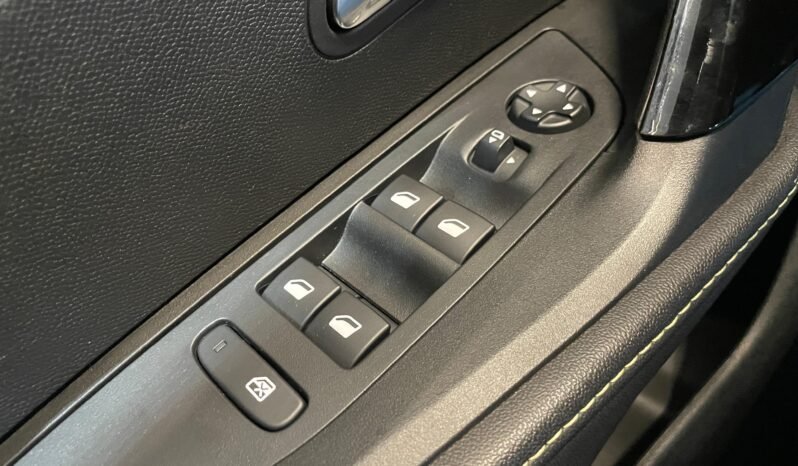 Peugeot 2008 GT 2025 completo