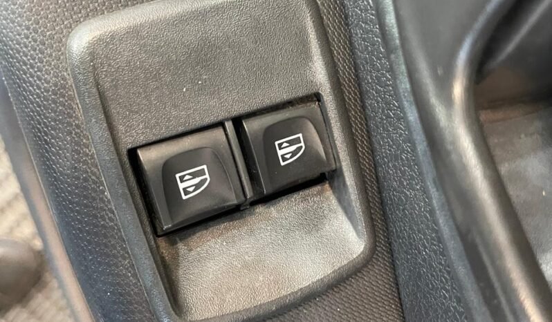 Renault SANDERO Authentique 2018 completo