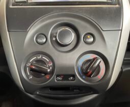Nissan VERSA SV 2019 completo
