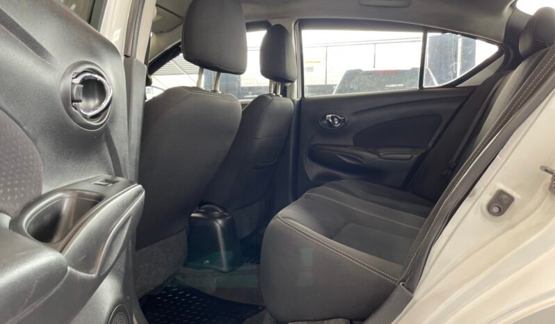 Nissan VERSA SV 2019 completo