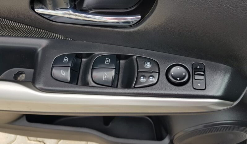 Nissan KICKS SV 2017 completo