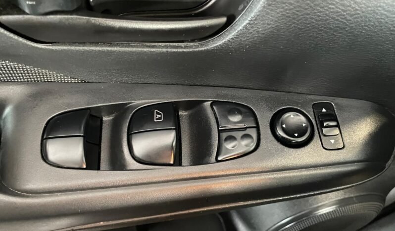 Nissan KICKS Active S 2021 completo