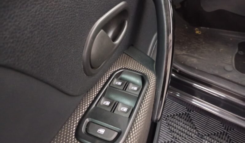 Renault LOGAN Zen 2025 completo