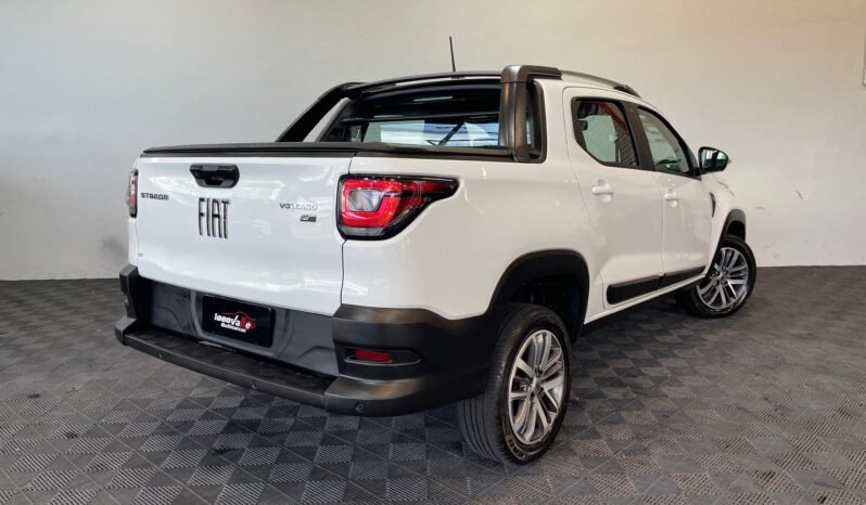 Fiat Strada Volcano 2023 completo