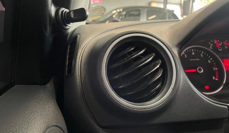 VolksWagen VOYAGE 2013 completo