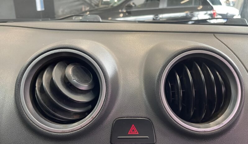 VolksWagen VOYAGE 2013 completo