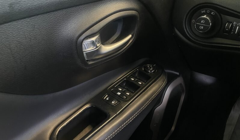 Jeep Renegade Longitude 2016 completo