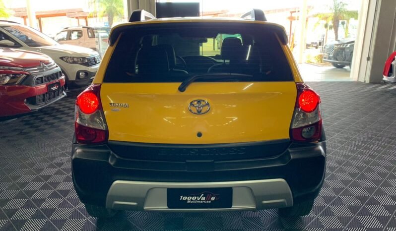 Toyota ETIOS CROSS 2015 completo
