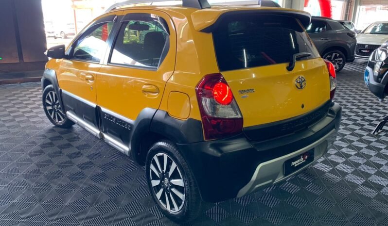 Toyota ETIOS CROSS 2015 completo
