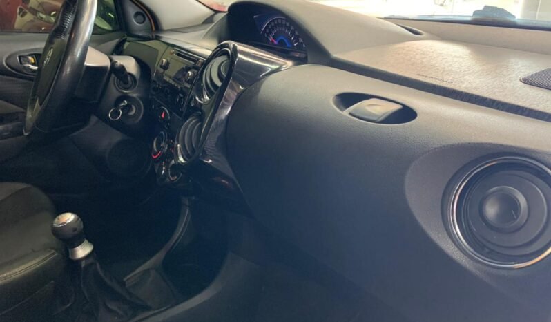 Toyota ETIOS CROSS 2015 completo