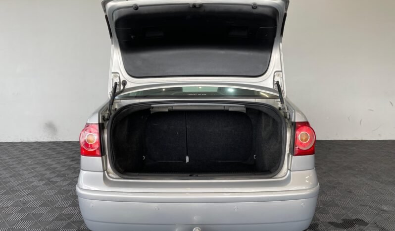 VolksWagen Polo Sed. COMFORT 2008 completo