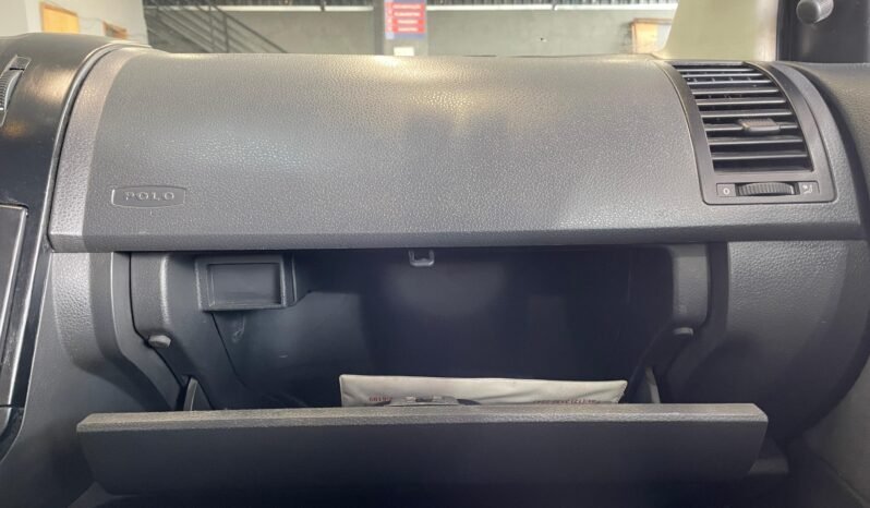 VolksWagen Polo Sed. COMFORT 2008 completo