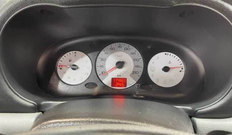 Renault Clio Hi-Flex 2011 completo