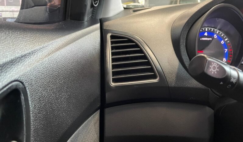 Hyundai HB20S C.Plus/C.Style 2014 completo