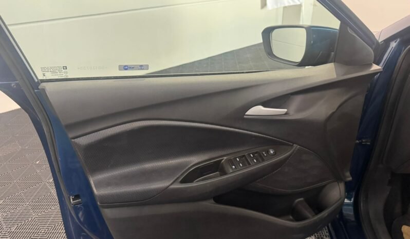 Chevrolet ONIX HATCH LT 2025 completo