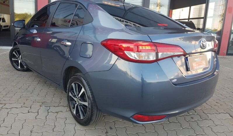 Toyota YARIS XLS Sedan 2020 completo