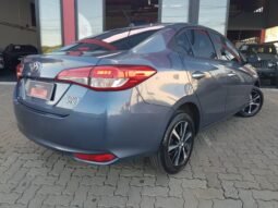 Toyota YARIS XLS Sedan 2020 completo