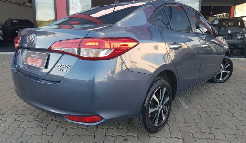 Toyota YARIS XLS Sedan 2020 completo