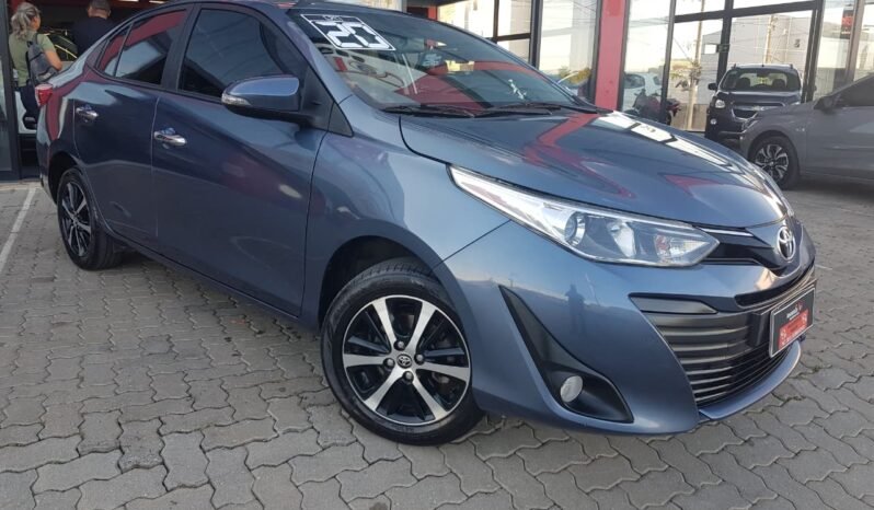 Toyota YARIS XLS Sedan 2020 completo