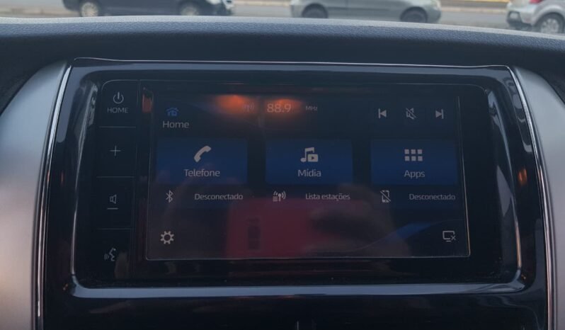 Toyota YARIS XLS Sedan 2020 completo