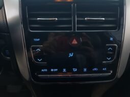 Toyota YARIS XLS Sedan 2020 completo