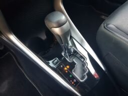 Toyota YARIS XLS Sedan 2020 completo