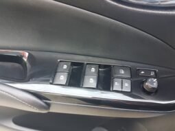 Toyota YARIS XLS Sedan 2020 completo