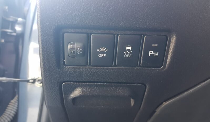 Toyota YARIS XLS Sedan 2020 completo